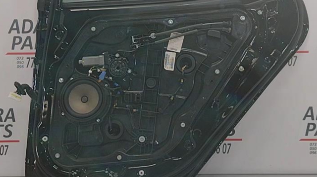 Склопідйомник задніх правих дверей 834813Y000 HYUNDAI