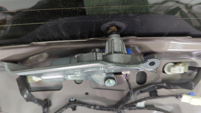 Склоочисник дверей задка 86510SG080 SUBARU