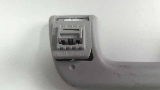 Поручні (тримачі) і гачок для одягу 8K0857607CEP5 VAG