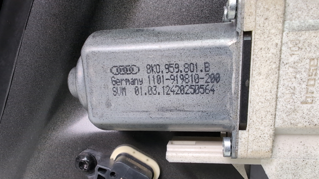 Привід ліфта передній 8K0959801B VAG