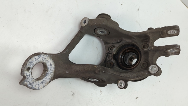 Цапфа поворотного кулака 8R0505431F VAG