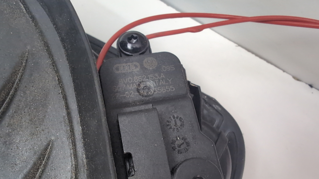 Замок відкривання лючка бензобаку 8V0862153B VAG