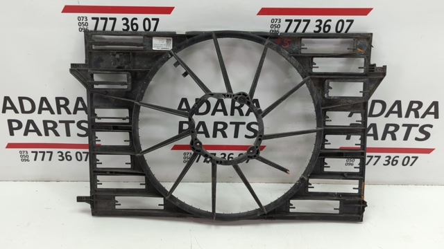 Облицювання рамки радіатора 8W0121207B VAG