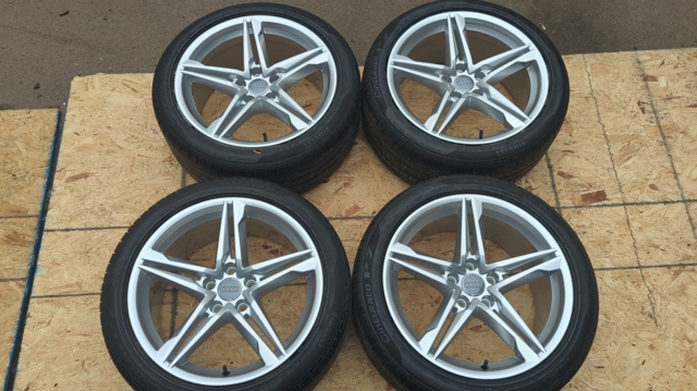 Диски колісні литі (легкосплавні, титанові) 8W0601025DE VAG