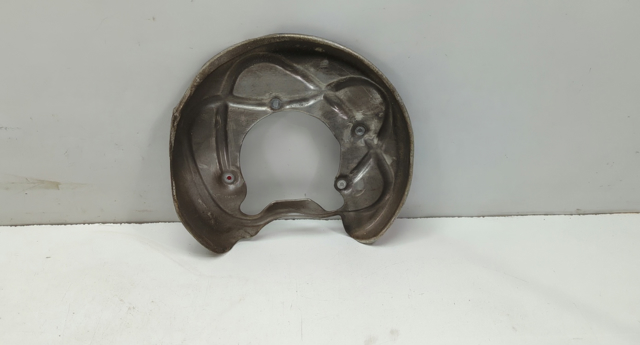 Захист гальмівного диска заднього, правий 8W0615612A VAG