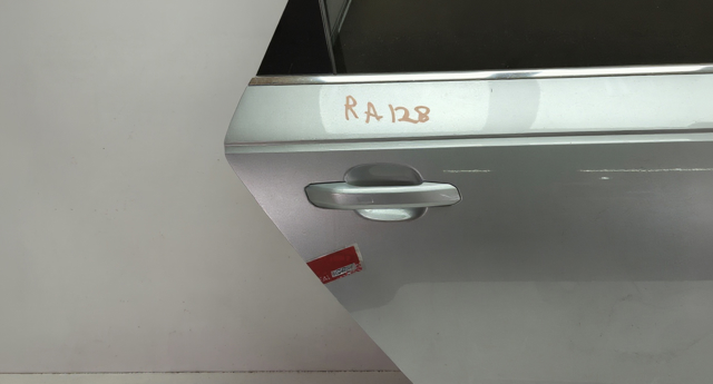 Тримач зовнішньої ручки дверей, правих дверей 8W0837812A VAG