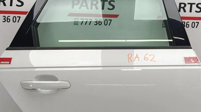 Молдинг опускного скла нижній, двері задньої, правої 8W0839478A VAG