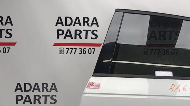 Накладка задніх дверей, лівих, вертикальних 8W0839901A5FQ VAG