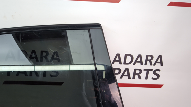 Накладка задньої двері, правої, вертикальна 8W0839902A5FQ VAG