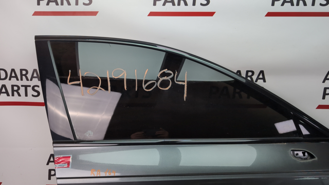 Скло передньої правої двері 8W0845202 VAG