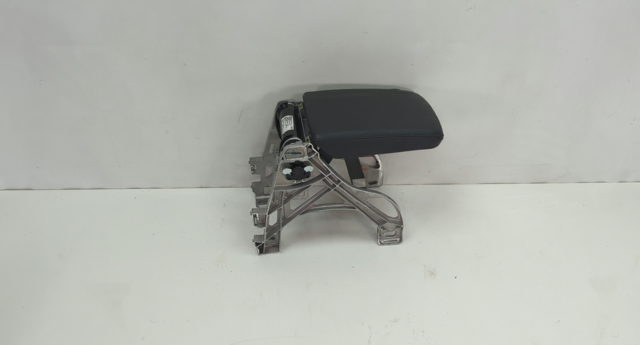 Кронштейн підлокітника 8W0864283B VAG