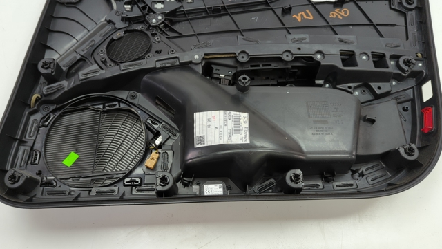 Дверна карта передня ліва 8W0867103ABWFA VAG