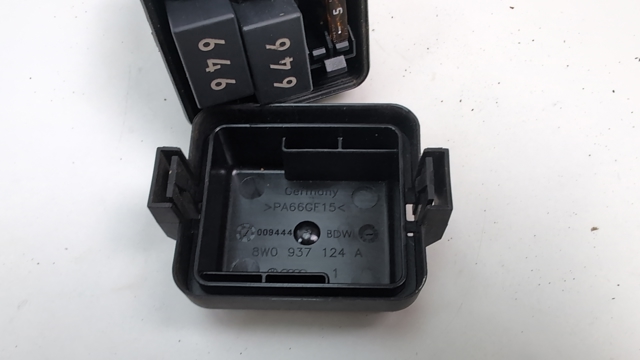 Реле запобіжників 8W0937124A VAG