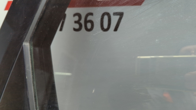 Направляюча скла рамки двері, заднього права 8W5839432C VAG