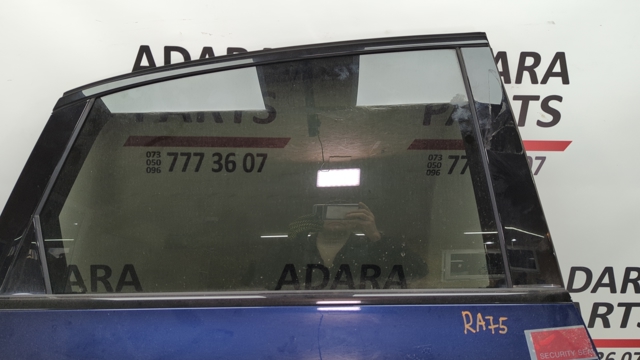 Направляюча скла рамки двері, заднього права 8W5839432D VAG