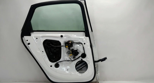 Ущільнювач двері задньої лівої (на двері) 8W5839911A VAG