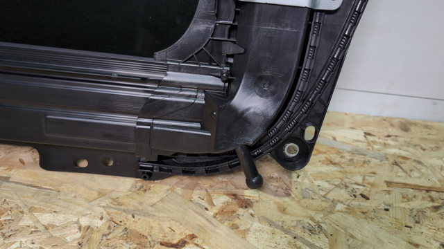 Деталі люків облицювання кузова 8W5877049 VAG