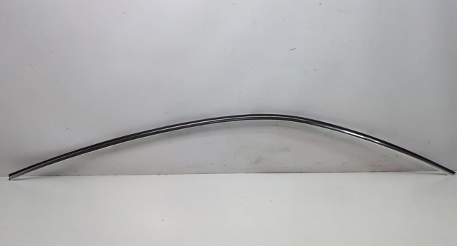 Накладка даху права 8W6853704C2ZZ VAG