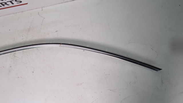 Накладка даху права 8W88537042ZZ VAG