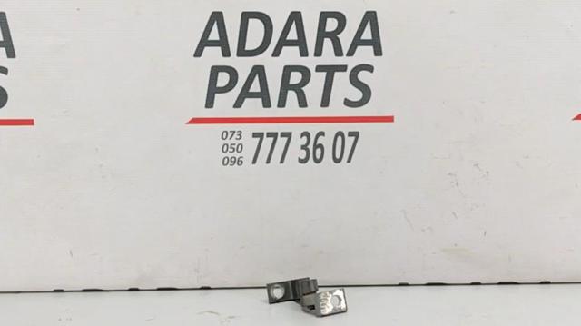Петля водійських дверей 8X4833405B VAG