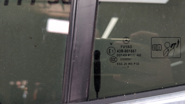 Задня кватирка ліва A1567300318 MERCEDES