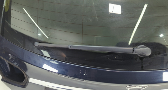 Важіль-поводок двірника заднього скла A1568200044 MERCEDES