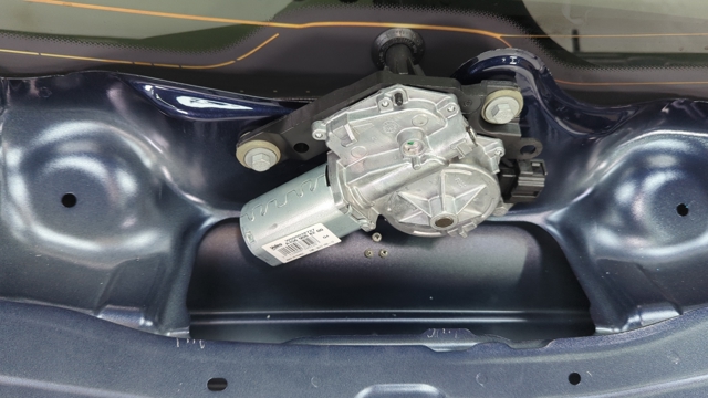 Склоочисник дверей задка A1569060000 MERCEDES