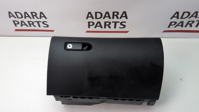 Кришка бардачка A20568002989J38 MERCEDES