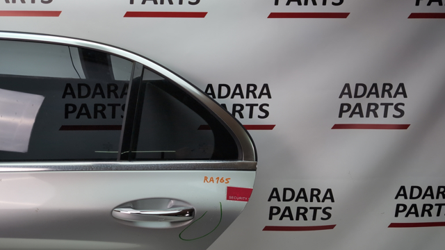 Скло-кватирка двері, задньої, лівої A2057300555 MERCEDES