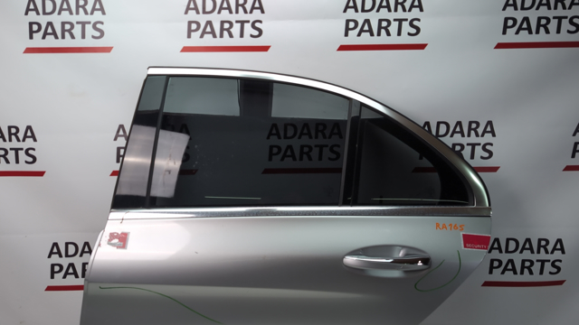 Направляюча скла рамки двері, заднього ліва A2057355300 MERCEDES