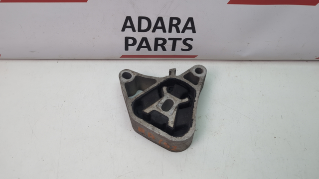 Подушка (опора) двигуна, права верхня A2462400809 MERCEDES