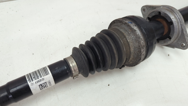 Піввісь передня, права A2463301301 MERCEDES