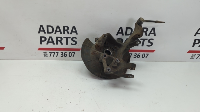 Кулак поворотний правий CV6Z5A968F FORD
