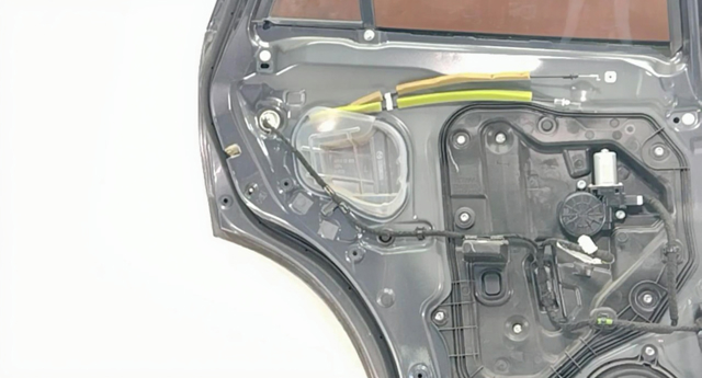 Моторчик склопідйомника двері задніх, лівих D01G5958XB MAZDA