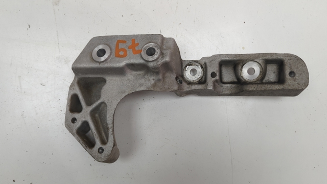 Кронштейн компресора кондиціонера DS7Z10A313C FORD