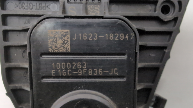 Педаль газу (акселератора) E1GZ9F836J FORD