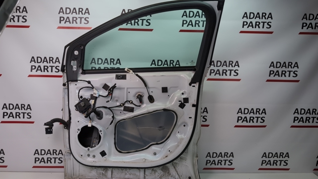 Ущільнювач двері передньо, правої (на двері) FT4Z5820530A FORD