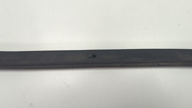 Ущільнювач капота GHP956750 MAZDA