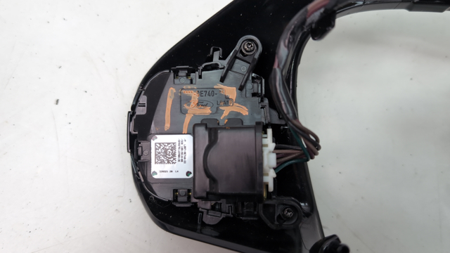 Блок кнопкових перемикачів кермового колеса LB5Z9C888F FORD