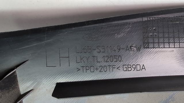 Обшивка стійки кузова внутрішня, задня ліва LJ6Z7831013AC FORD