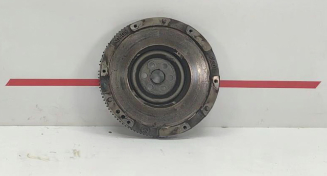 Маховик зчеплення PE0111500A MAZDA