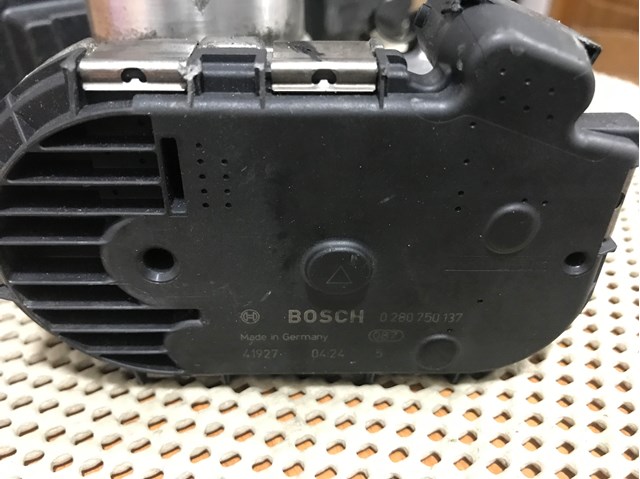 Дросільна заслінка в зборі 0280750137 BOSCH