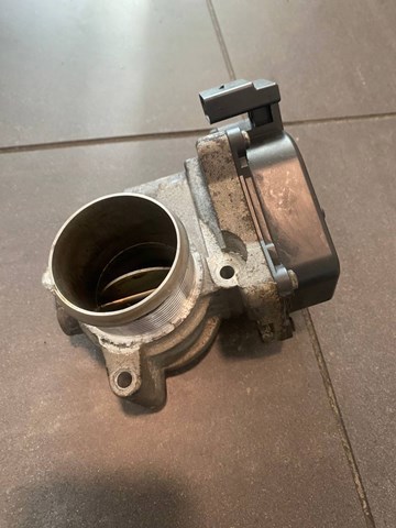 Заслінка повітряна 03L128063J VAG