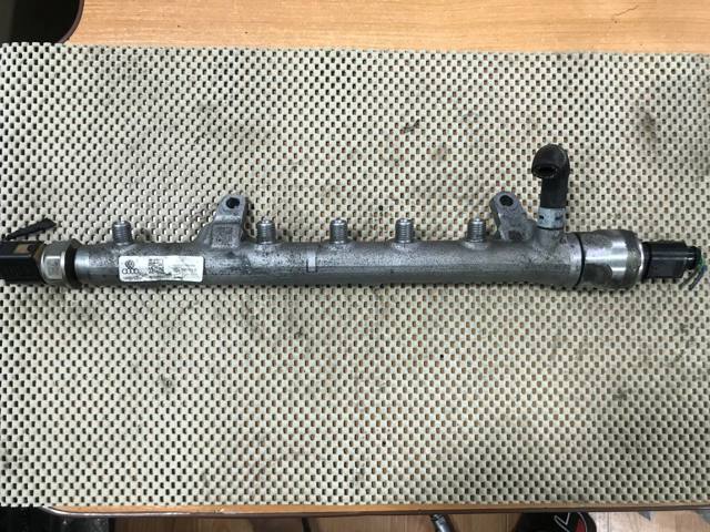 Розподільник палива 03L130089R VAG