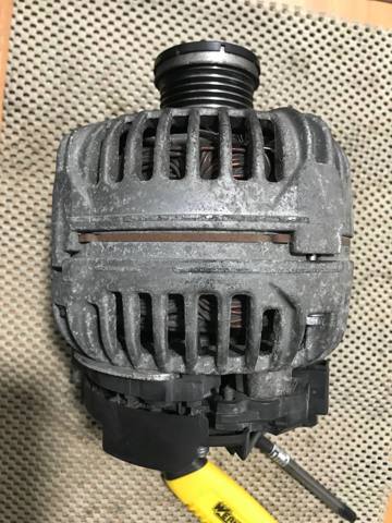 Авто генератор 06F903023F VAG