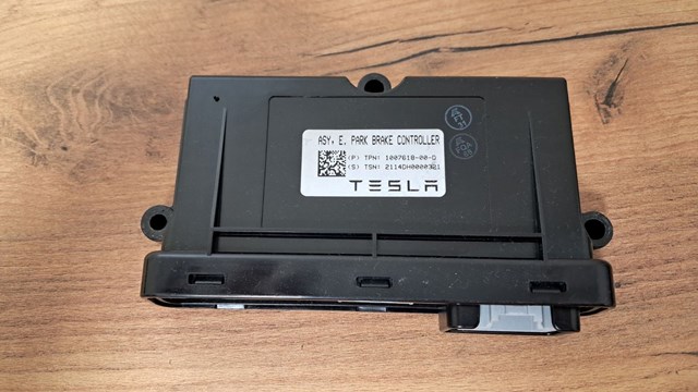 Блок стоянкового гальма 100761800D TESLA