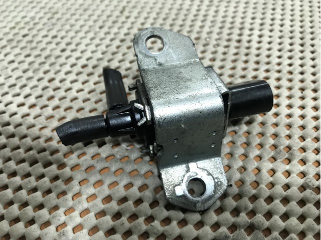 Клапан управління заслінкою впускного колектора 1S7G9J559BB FORD