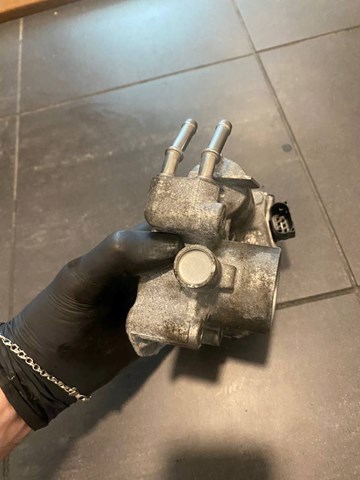 Блок дросельної заслінки 220300Q020 TOYOTA