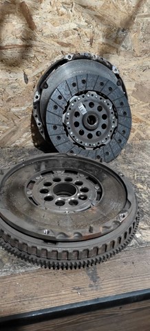 Маховик зчеплення 31259452 VOLVO