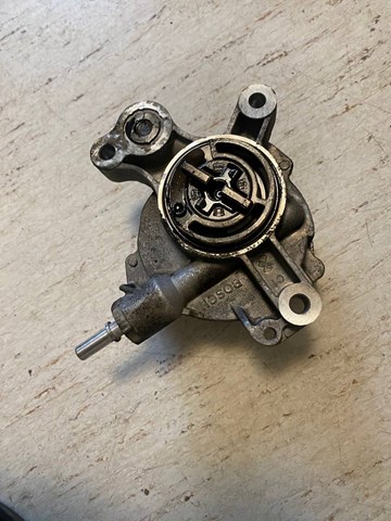 Насос вакуумний 3M5Q2A451BF FORD
